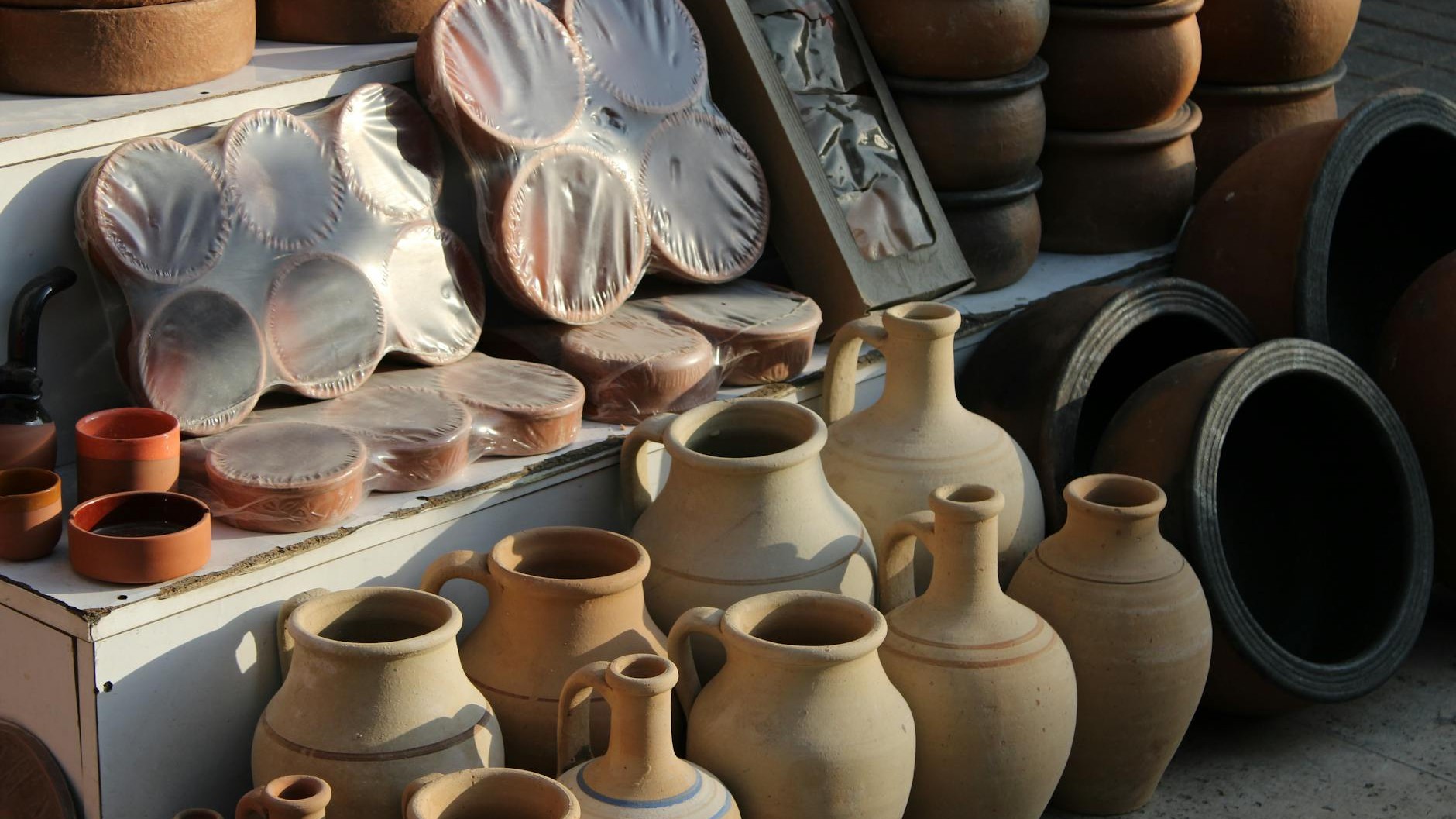 Most Terracotta Pots Are Fake — Here's How a Nursery Owner Revealed the One Detail That Proves It